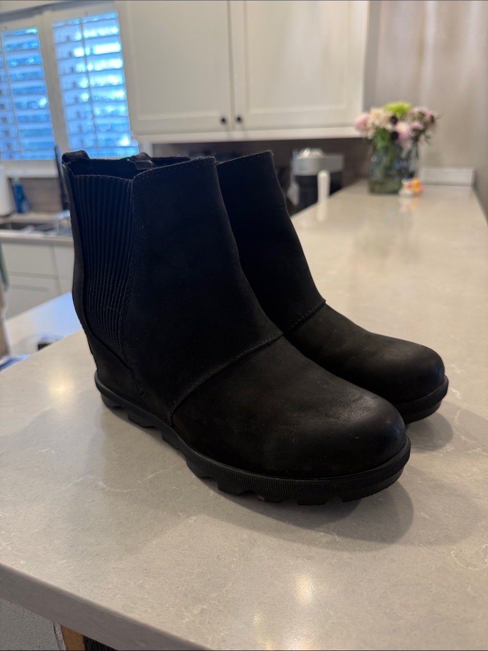 Sorel Women’s Black Wedge Boot - water resistant - 8.5